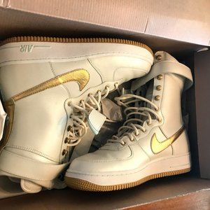 Nike Air Force 1 6IN (N2 WNTR)